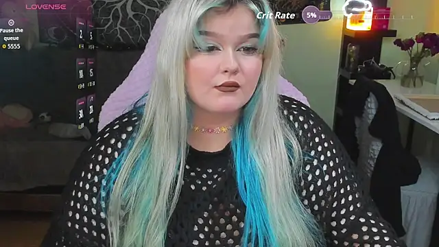 Snapshot of _CandyM1lky_ chatting on November 2025 06:36:01 AM CandyM1lky online show from November 2025 06:36:01 AM