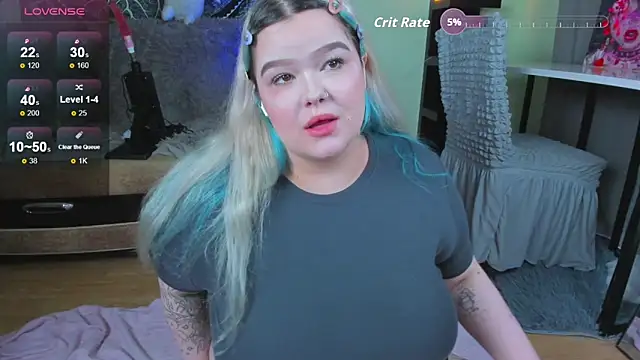 Snapshot of _CandyM1lky_ chatting on November 2025 06:34:01 AM CandyM1lky online show from November 2025 06:34:01 AM