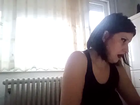 Snapshot of milf44milf chatting on November 2025 06:27:01 AM milf44milf online show from November 2025 06:27:01 AM