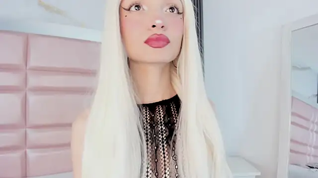 MaddieStark online show from November 2025 05:02:02 PM