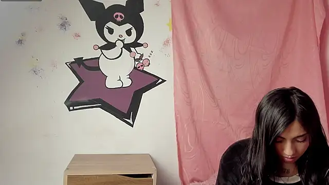 Alanaloiiss  online show from December 2025 04:39:02 AM