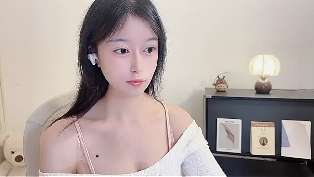 Snapshot of Onechestnut chatting on October 2025 11:14:02 PM Onechestnut online show from October 2025 11:14:02 PM