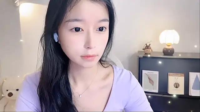 Snapshot of Onechestnut chatting on November 2025 07:08:02 AM Onechestnut online show from November 2025 07:08:02 AM