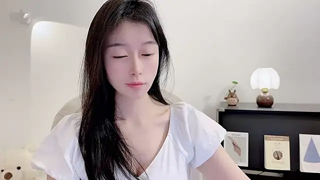 Snapshot of Onechestnut chatting on November 2025 06:35:01 AM Onechestnut online show from November 2025 06:35:01 AM