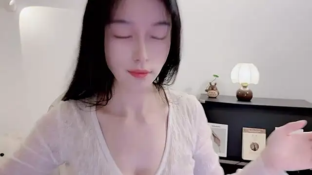 Snapshot of Onechestnut chatting on November 2025 06:23:01 AM Onechestnut online show from November 2025 06:23:01 AM