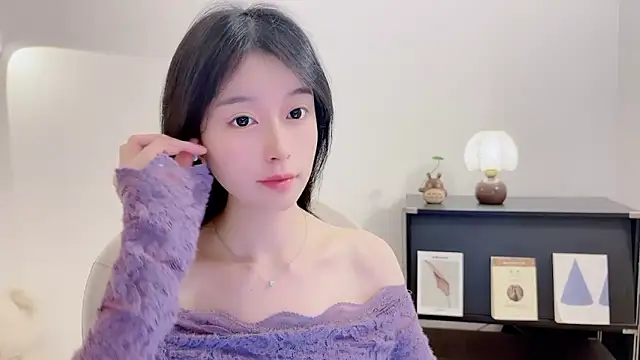 Snapshot of Onechestnut chatting on November 2025 05:55:01 AM Onechestnut online show from November 2025 05:55:01 AM