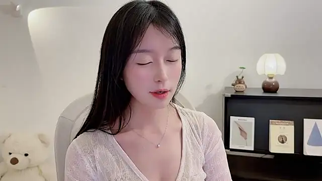 Snapshot of Onechestnut chatting on December 2025 06:02:01 PM Onechestnut online show from December 2025 06:02:01 PM