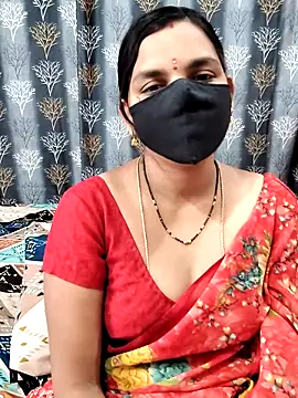 Snapshot of Lalitha-1995 chatting on June 2026 04:48:01 AM Lalitha-1995 online show from June 2026 04:48:01 AM