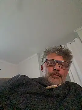 Snapshot of max219 chatting on May 2026 07:21:02 PM max219 online show from May 2026 07:21:02 PM