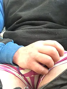 Paulinho1986 online show from April 2026 11:00:01 AM