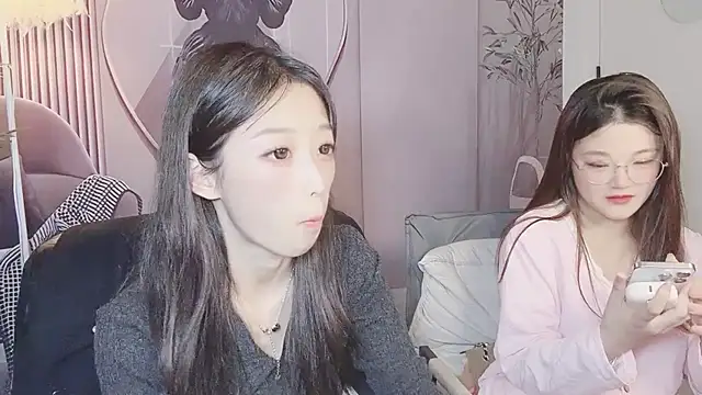 Snapshot of jiangjiang_caicai chatting on November 2025 04:00:01 AM jiangjiang caicai online show from November 2025 04:00:01 AM