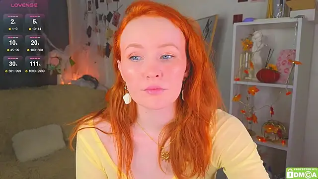 JoyceJones online show from November 2025 08:00:01 PM