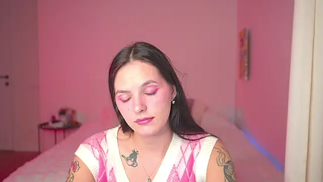 Snapshot of EwelynScott chatting on September 2025 04:44:02 PM EwelynScott online show from September 2025 04:44:02 PM