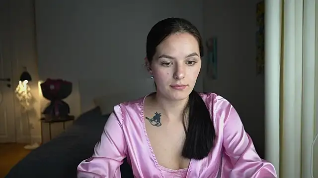 Snapshot of EwelynScott chatting on November 2025 02:37:02 PM EwelynScott online show from November 2025 02:37:02 PM