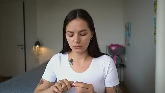 Snapshot of EwelynScott chatting on November 2025 08:04:02 AM EwelynScott online show from November 2025 08:04:02 AM