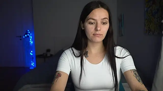 Snapshot of EwelynScott chatting on November 2025 04:52:01 PM EwelynScott online show from November 2025 04:52:01 PM