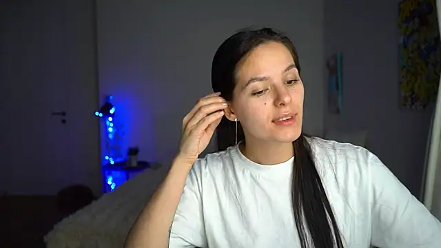 Snapshot of EwelynScott chatting on November 2025 11:09:01 PM EwelynScott online show from November 2025 11:09:01 PM