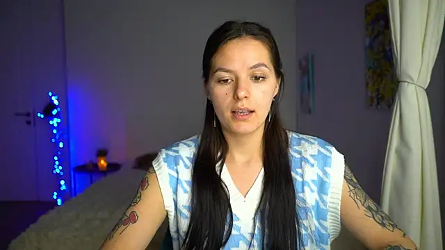 Snapshot of EwelynScott chatting on December 2025 03:50:02 PM EwelynScott online show from December 2025 03:50:02 PM