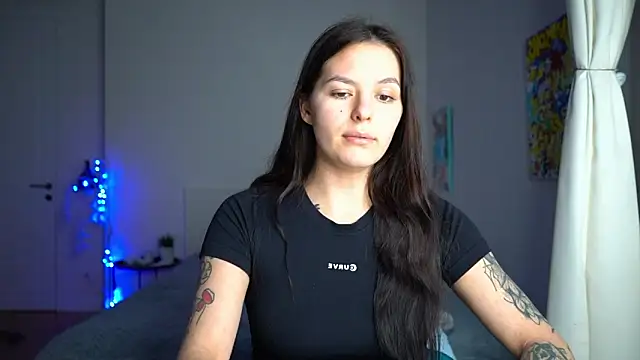 Snapshot of EwelynScott chatting on December 2025 04:49:02 PM EwelynScott online show from December 2025 04:49:02 PM