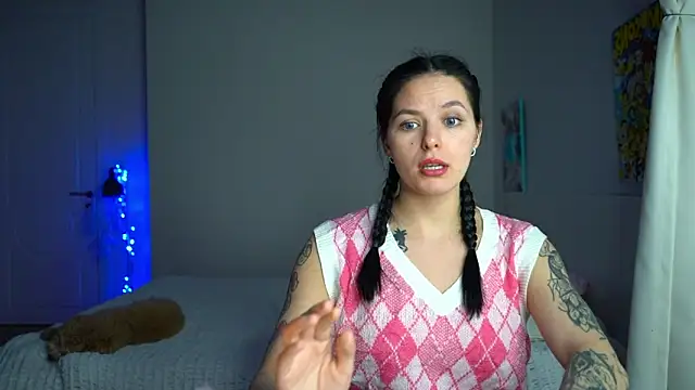 Snapshot of EwelynScott chatting on December 2025 10:36:01 PM EwelynScott online show from December 2025 10:36:01 PM