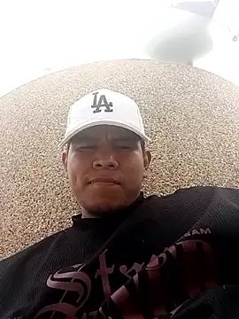 Snapshot of Oscariin96 chatting on February 2026 06:47:01 PM Oscariin96 online show from February 2026 06:47:01 PM