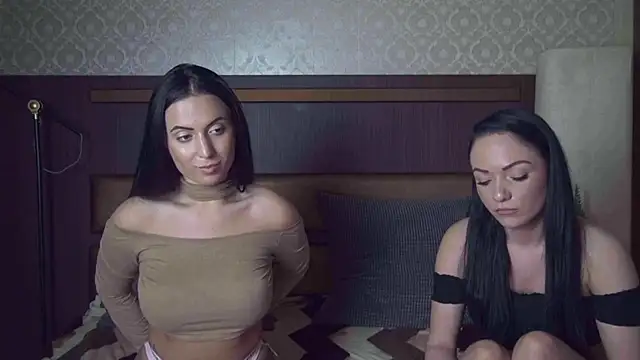 Snapshot of BustyBrunettes chatting on October 2025 04:31:01 PM BustyBrunettes online show from October 2025 04:31:01 PM