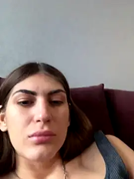 Snapshot of MaggieTurner chatting on December 2025 04:18:02 AM MaggieTurner online show from December 2025 04:18:02 AM