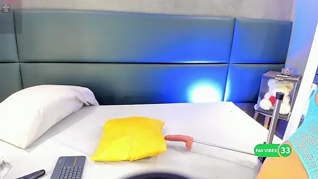 Snapshot of alexamonroe_ chatting on September 2025 05:40:02 PM alexamonroe online show from September 2025 05:40:02 PM