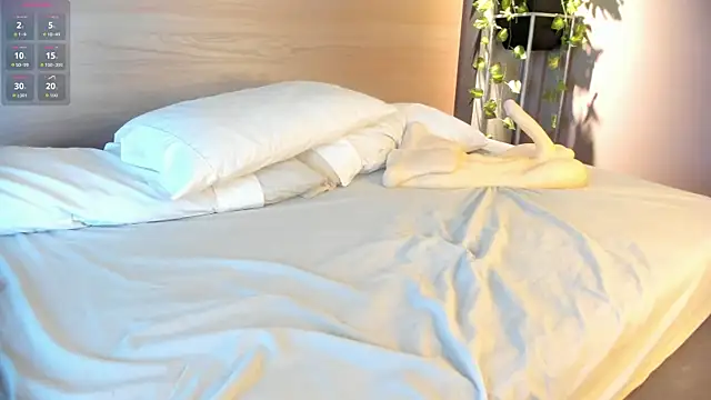 Snapshot of alexamonroe_ chatting on November 2025 08:44:01 PM alexamonroe online show from November 2025 08:44:01 PM