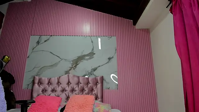 Snapshot of Mindy_19 chatting on November 2025 01:22:01 PM Mindy 19 online show from November 2025 01:22:01 PM