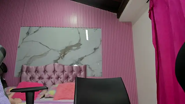 Snapshot of Mindy_19 chatting on November 2025 11:12:02 AM Mindy 19 online show from November 2025 11:12:02 AM