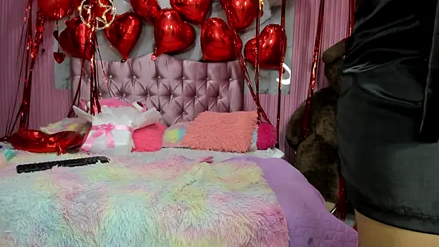 Snapshot of Mindy_19 chatting on February 2026 11:01:01 PM Mindy 19 online show from February 2026 11:01:01 PM