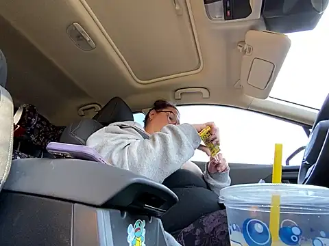 Snapshot of GirlSquirt chatting on November 2025 07:05:01 PM GirlSquirt online show from November 2025 07:05:01 PM