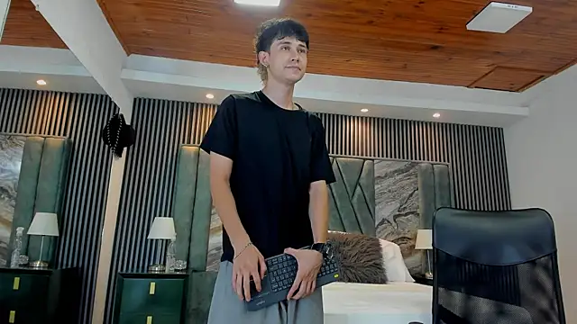 Michael blue online show from October 2025 07:45:02 PM