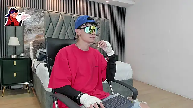 Michael blue online show from October 2025 09:27:01 PM