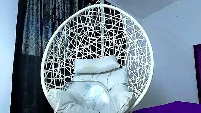 Snapshot of cuteeimy chatting on November 2025 07:01:02 PM cuteeimy online show from November 2025 07:01:02 PM