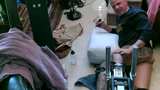 Snapshot of 6mickey9 chatting on October 2025 08:53:02 PM 6mickey9 online show from October 2025 08:53:02 PM