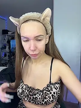 AlysonHuxley  online show from February 2026 04:08:01 AM