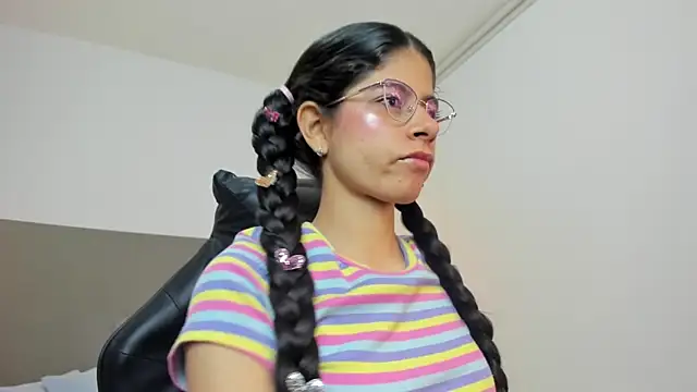 carlina 15 online show from September 2025 12:19:01 PM