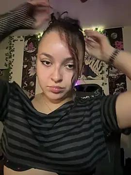 Snapshot of babykalirose chatting on June 2026 01:45:01 AM babykalirose online show from June 2026 01:45:01 AM
