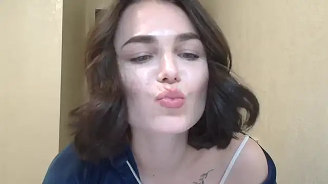 Silviaa a online show from April 2026 07:29:01 PM