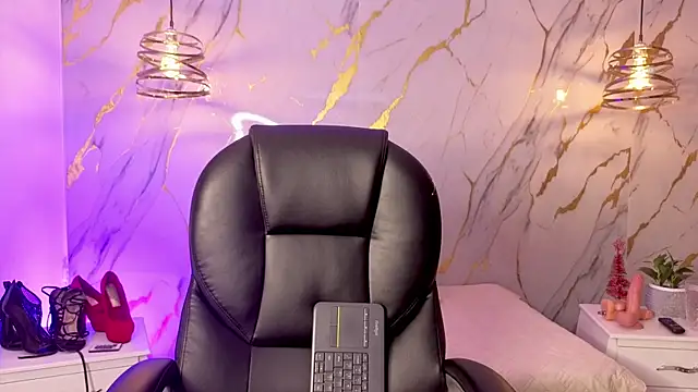 Scaarlettfox online show from February 2026 07:59:01 PM