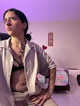 Scaarlettfox online show from April 2026 02:34:02 AM