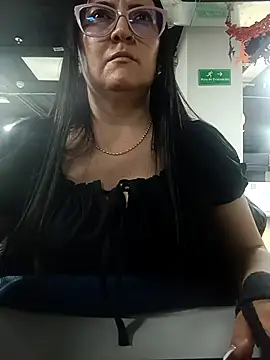 Snapshot of Romina693 chatting on October 2025 06:19:02 AM Romina693 online show from October 2025 06:19:02 AM