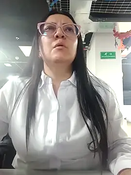 Snapshot of Romina693 chatting on October 2025 06:17:01 AM Romina693 online show from October 2025 06:17:01 AM