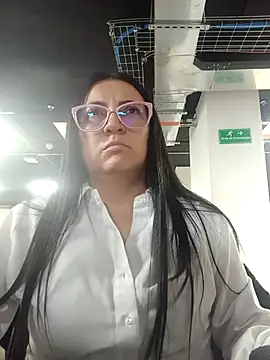 Snapshot of Romina693 chatting on November 2025 06:02:02 AM Romina693 online show from November 2025 06:02:02 AM