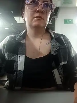 Snapshot of Romina693 chatting on November 2025 06:33:02 AM Romina693 online show from November 2025 06:33:02 AM