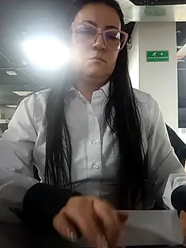 Snapshot of Romina693 chatting on November 2025 06:23:01 AM Romina693 online show from November 2025 06:23:01 AM