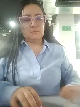 Snapshot of Romina693 chatting on November 2025 06:15:01 AM Romina693 online show from November 2025 06:15:01 AM