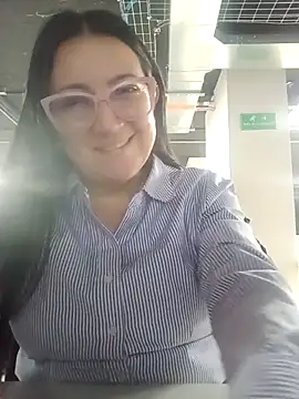 Snapshot of Romina693 chatting on December 2025 06:32:01 AM Romina693 online show from December 2025 06:32:01 AM